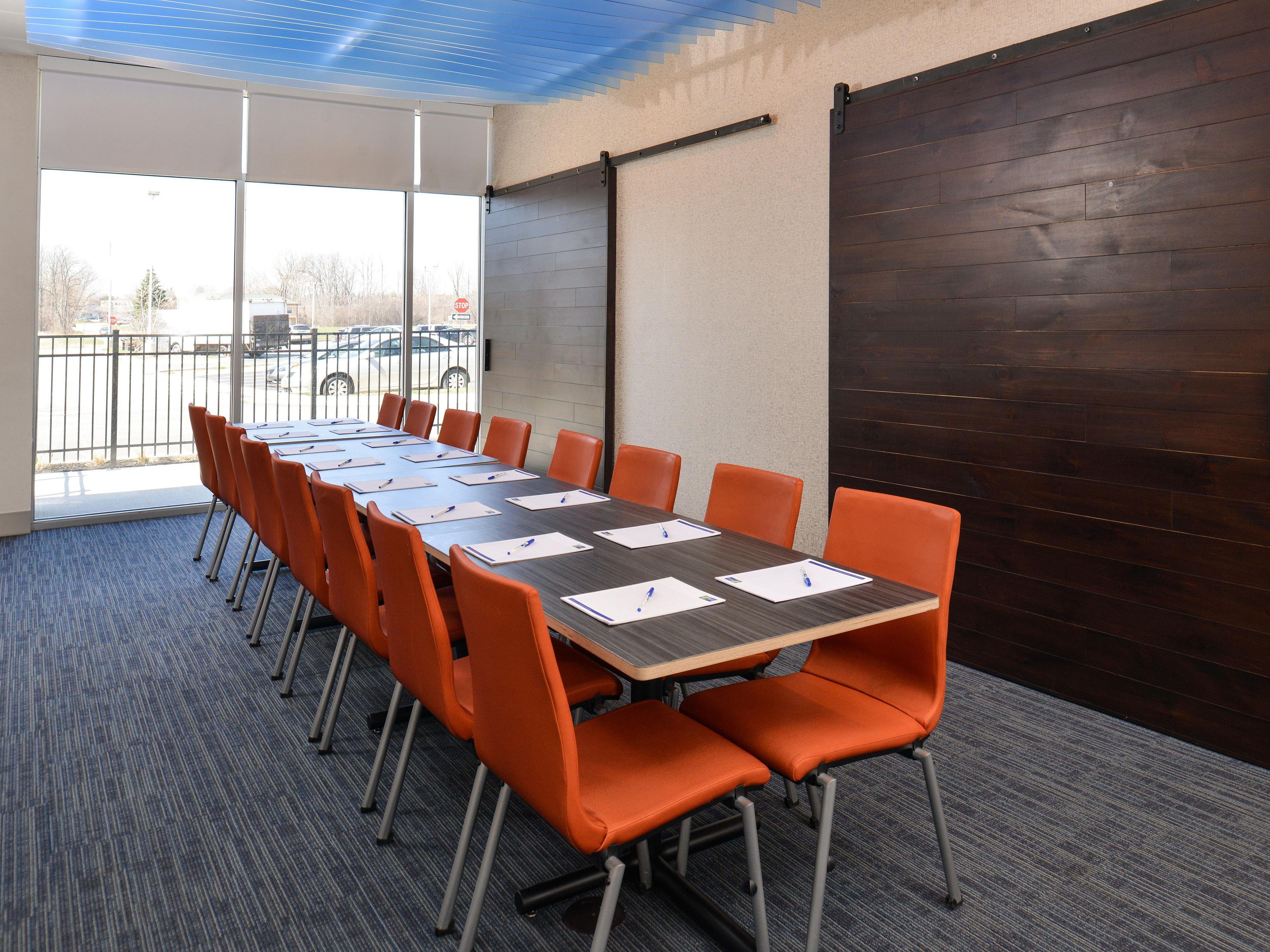 Holiday Inn Express & Suites - Brighton South - Us 23 By Ihg Buitenkant foto