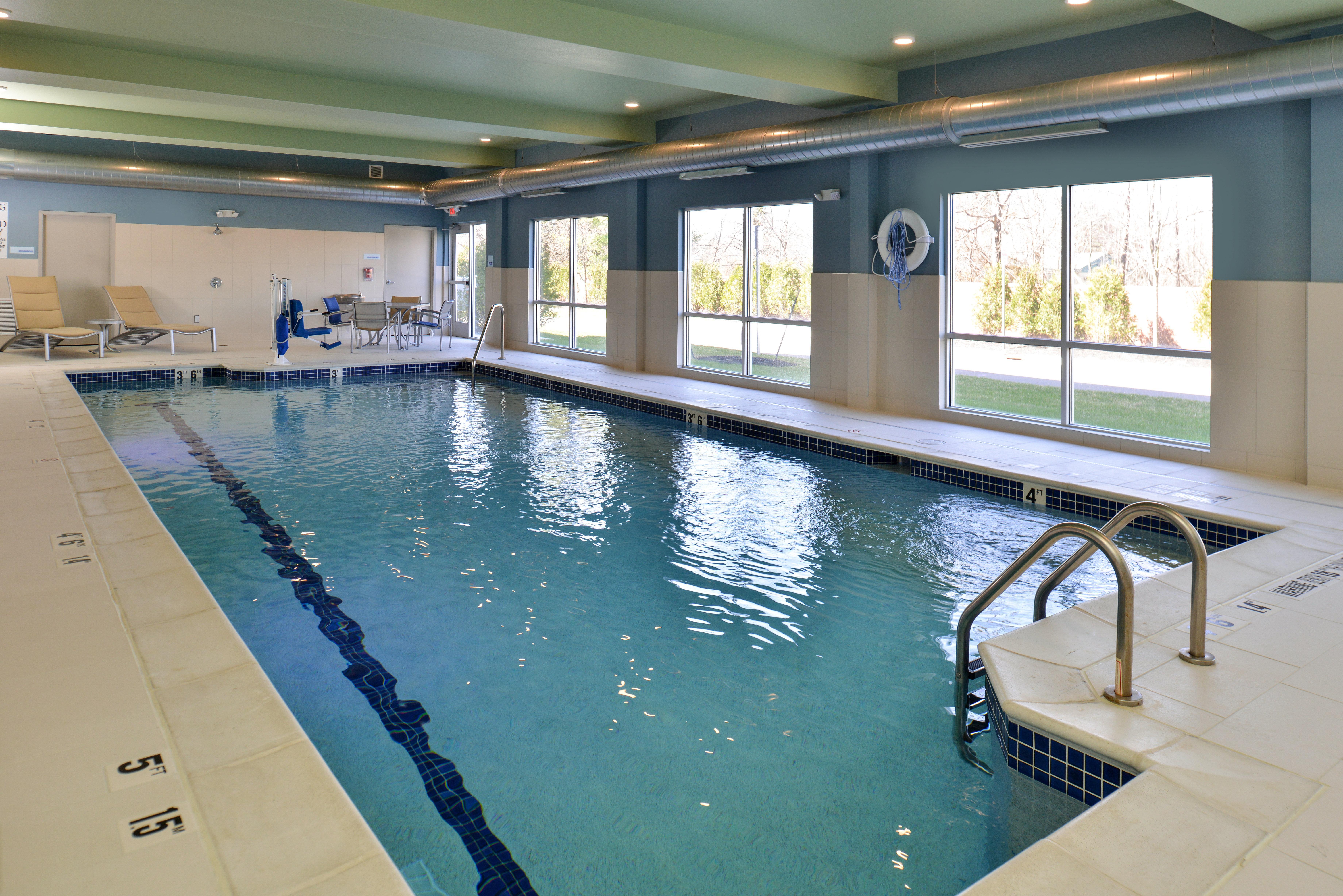 Holiday Inn Express & Suites - Brighton South - Us 23 By Ihg Buitenkant foto